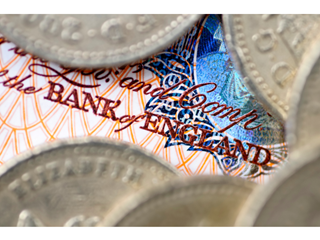 close up a ten pound note